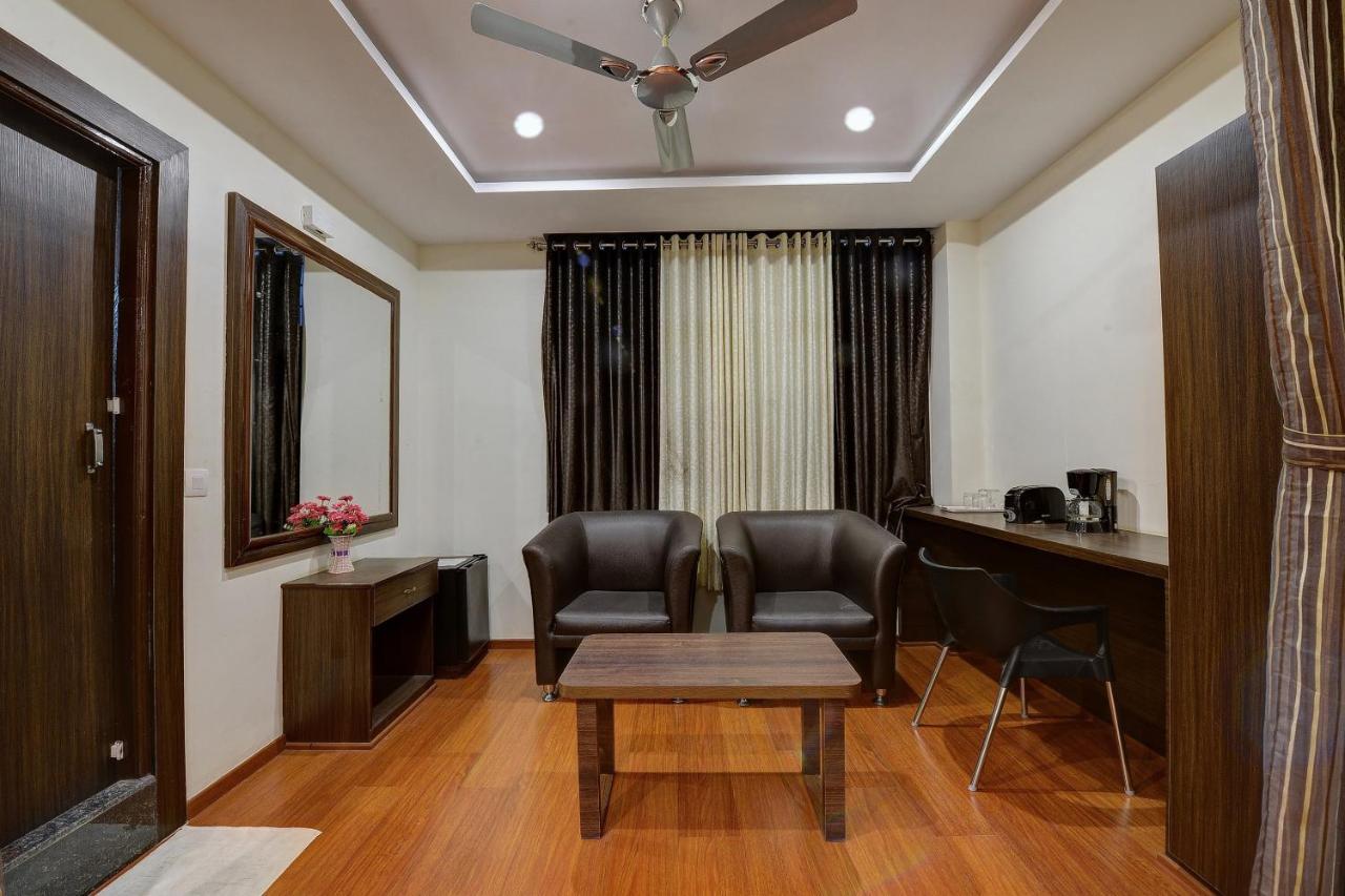 Capital O Hotel Samanvi International Belur  Exterior photo
