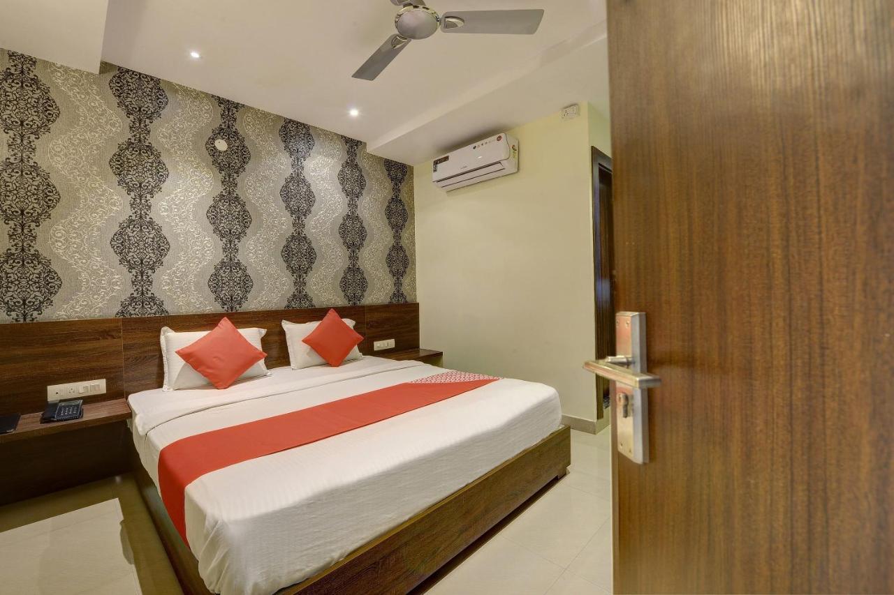 Capital O Hotel Samanvi International Belur  Exterior photo