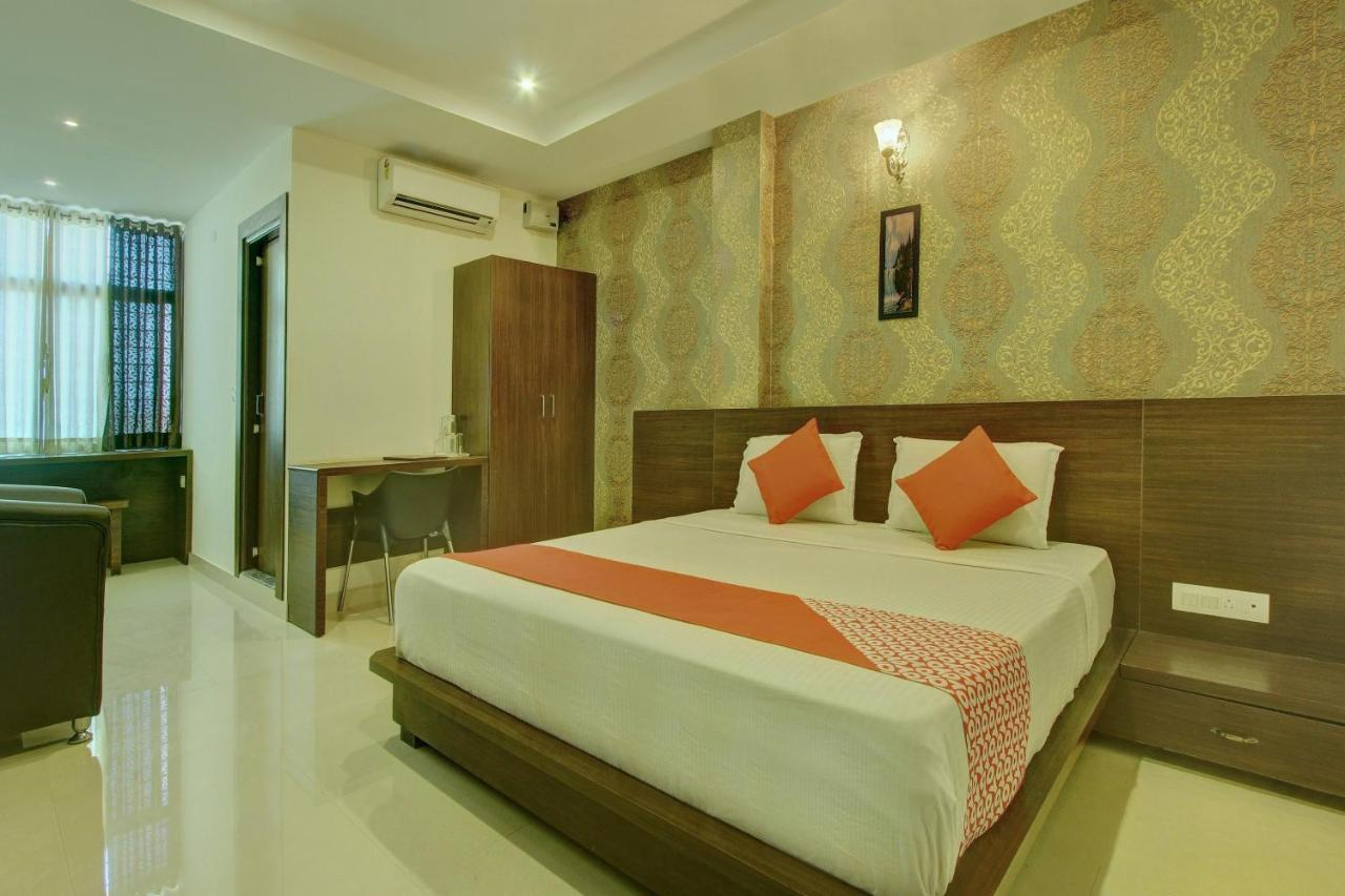 Capital O Hotel Samanvi International Belur  Exterior photo