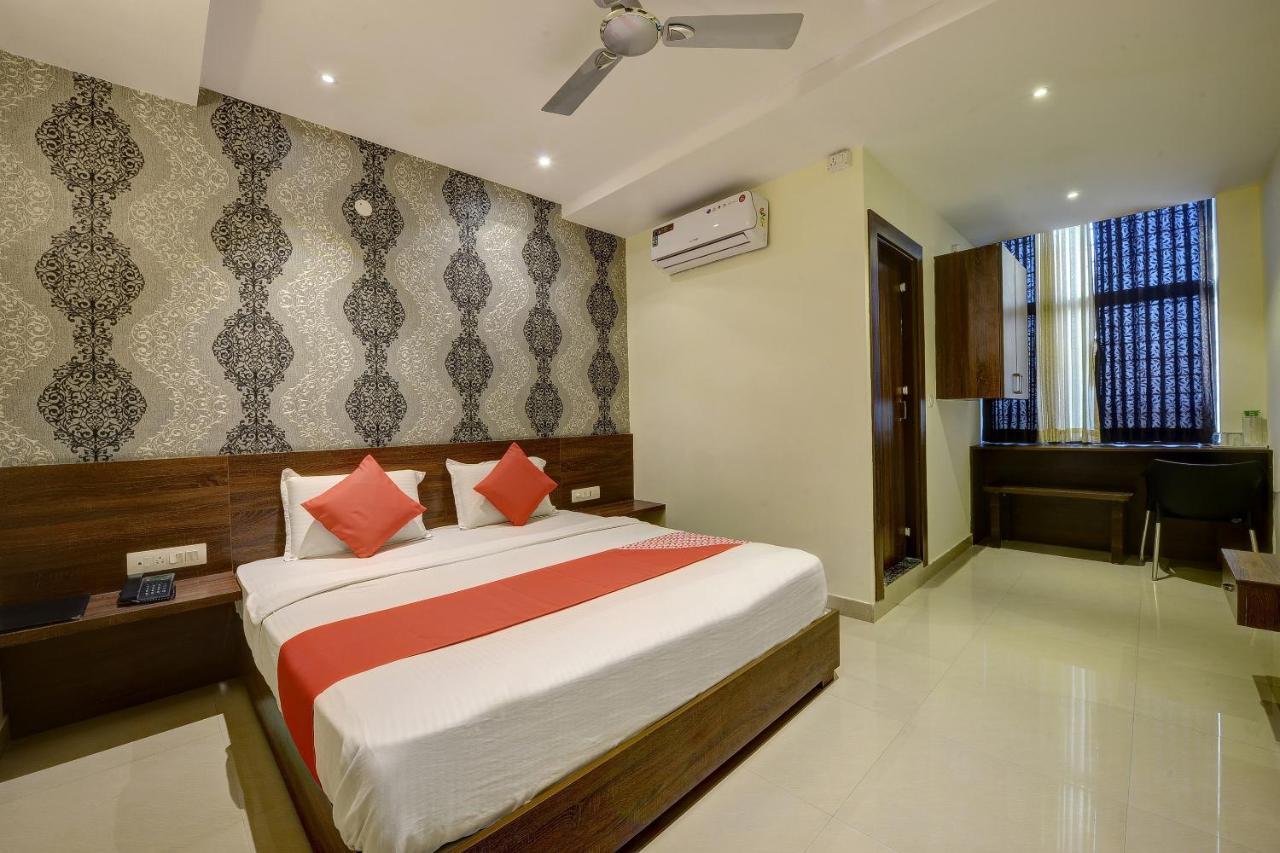 Capital O Hotel Samanvi International Belur  Exterior photo